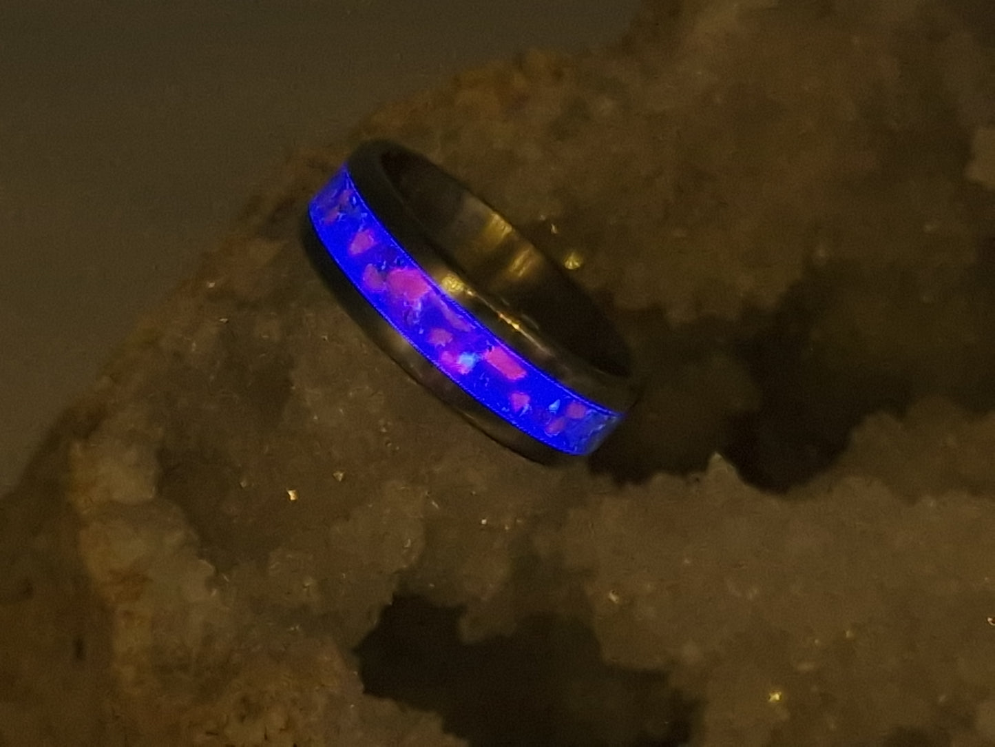 Geode Glow - Titanium
